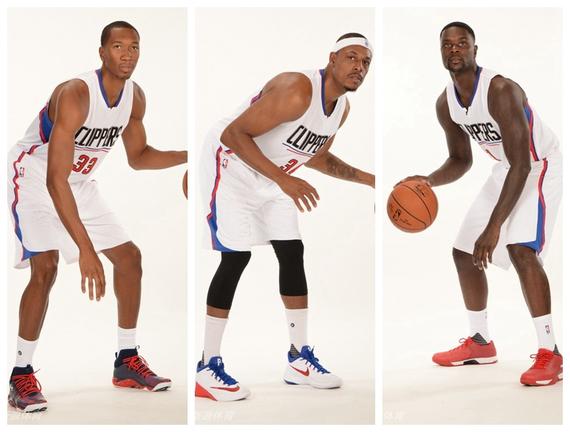 库里看佩顿头撞篮板惊出表情包，巴特勒诛心：最喜欢他集锦的扣篮.